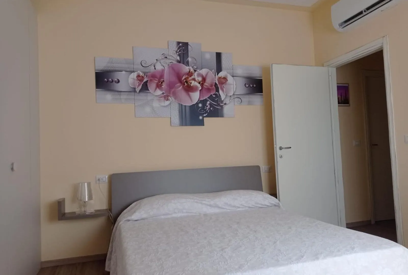 Casa Di Veronica contacts